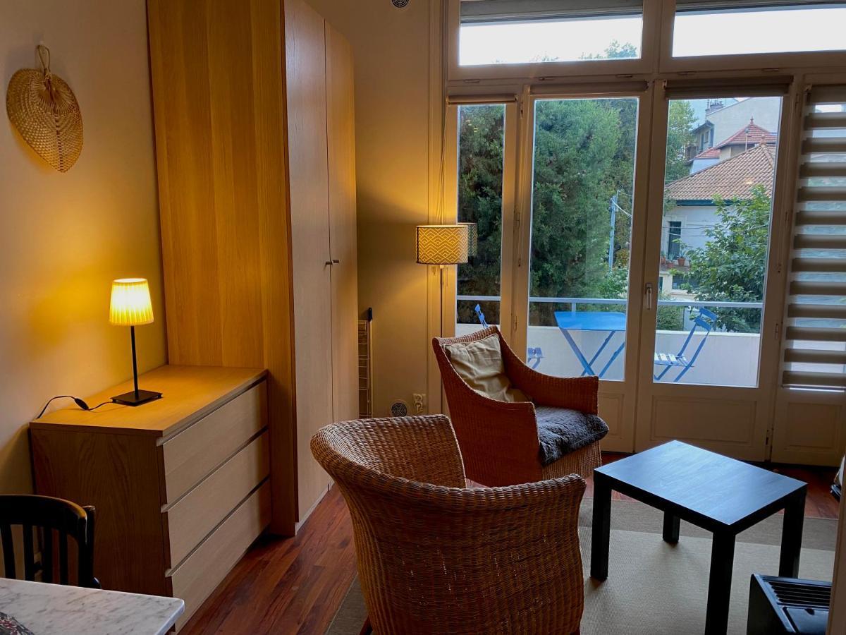 Le Balcon De Jules - Charmant Pied-A-Terre - Parking Possible Pour Vehicule De Moins De 4,40 M De Long Apartment Lyon Ngoại thất bức ảnh